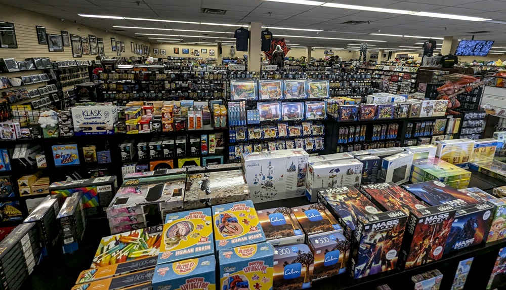 Madness Games & Comics