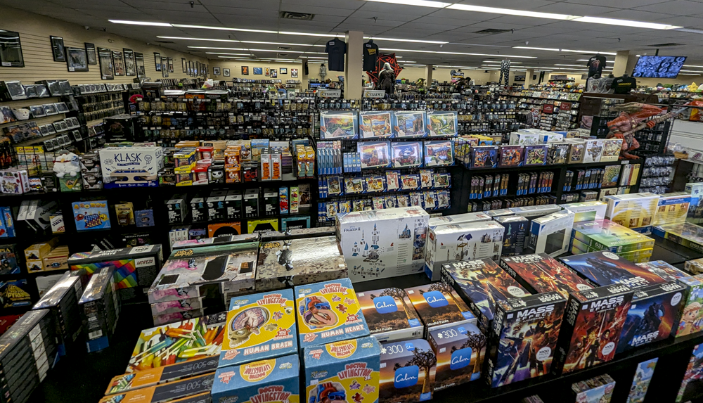 Madness Games & Comics